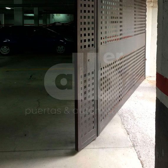 Foto: Motor Puerta Basculante Garage Minimax de Daber Puertas &  Automatismos S.l. #2570344 - Habitissimo